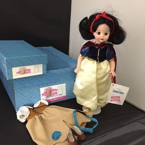 Madame Alexander SnowWhite Doll & Peasant Outfit.